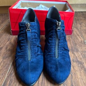 NWOT Aerosoles memory comfort booties. Jalapeño Blue color, 3" heel
